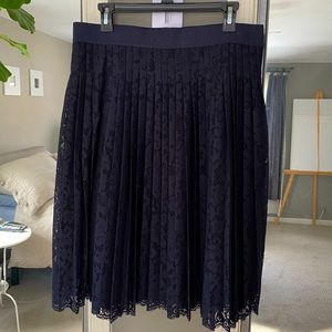 Navy lace pleated skirt